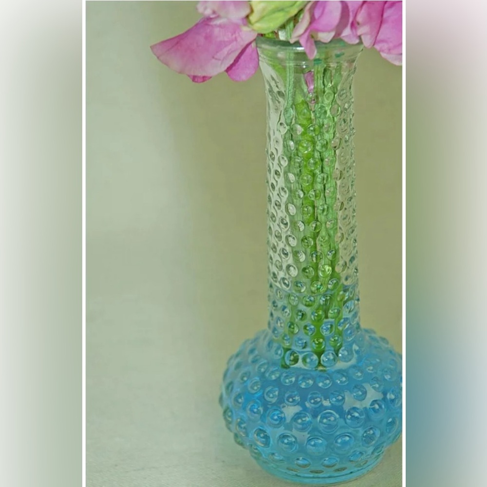Vintage set of (2) Heirloom Hobnail Bud Vase Clear - Picture 9 of 9